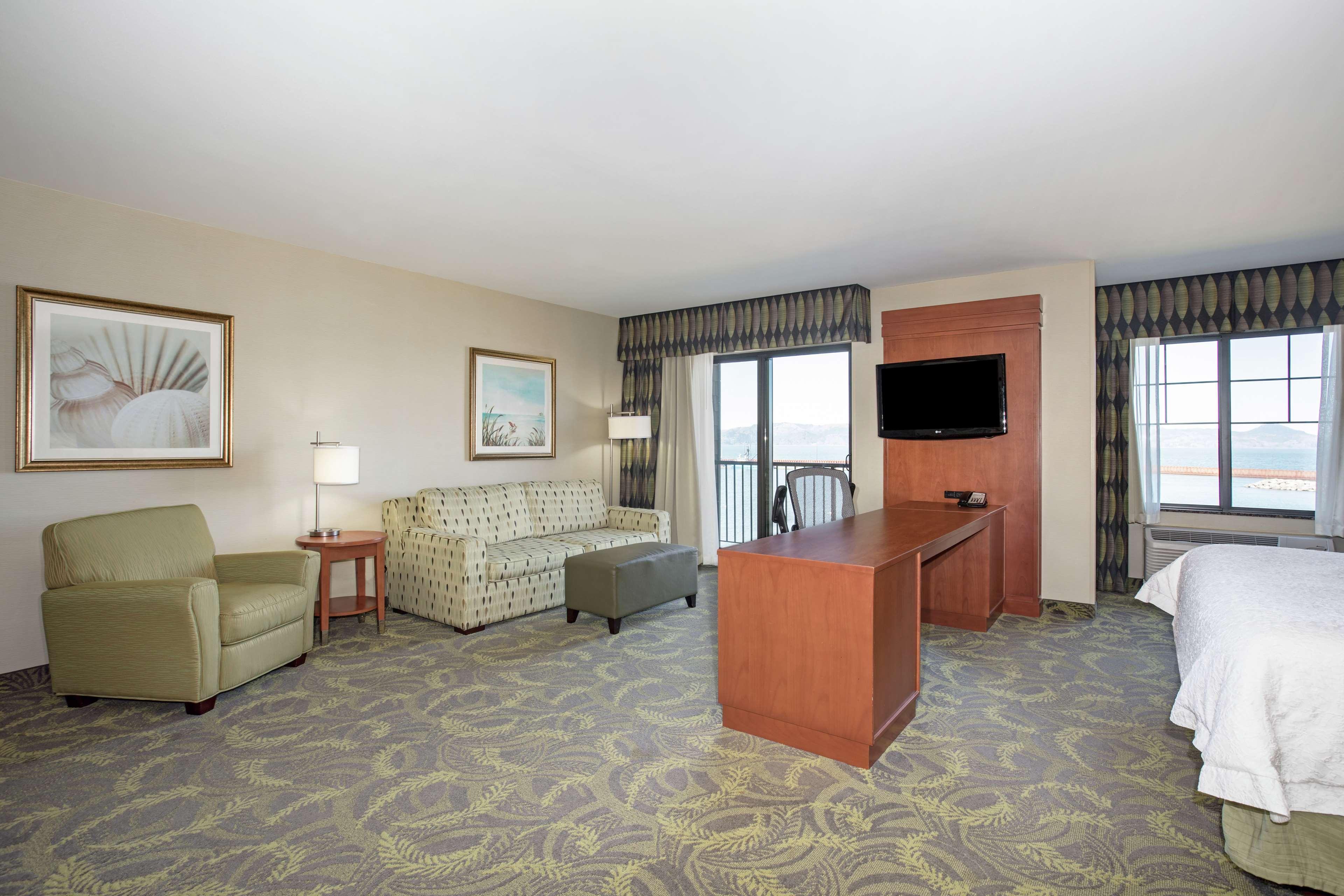 Hampton Inn & Suites Astoria Zewnętrze zdjęcie