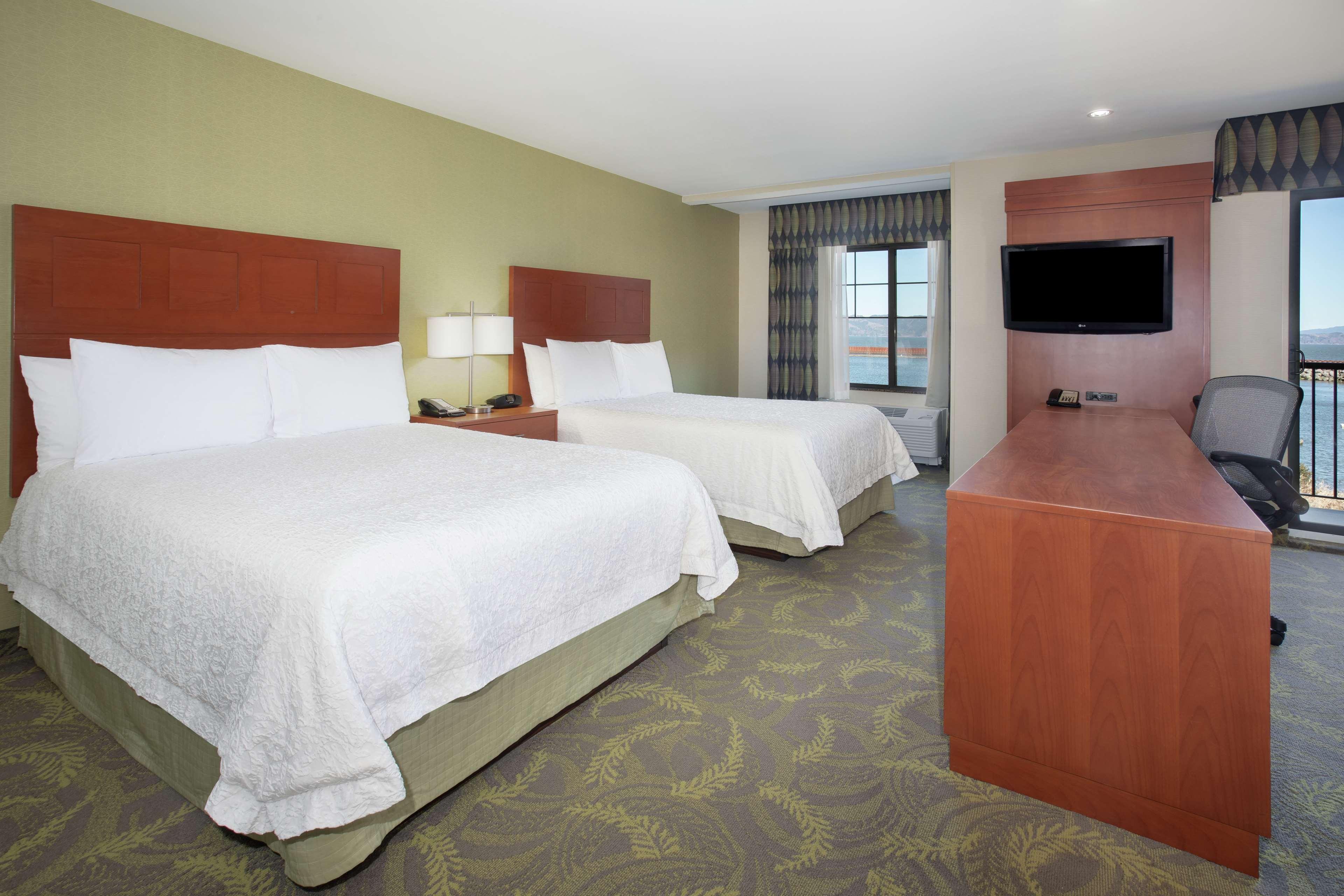 Hampton Inn & Suites Astoria Zewnętrze zdjęcie