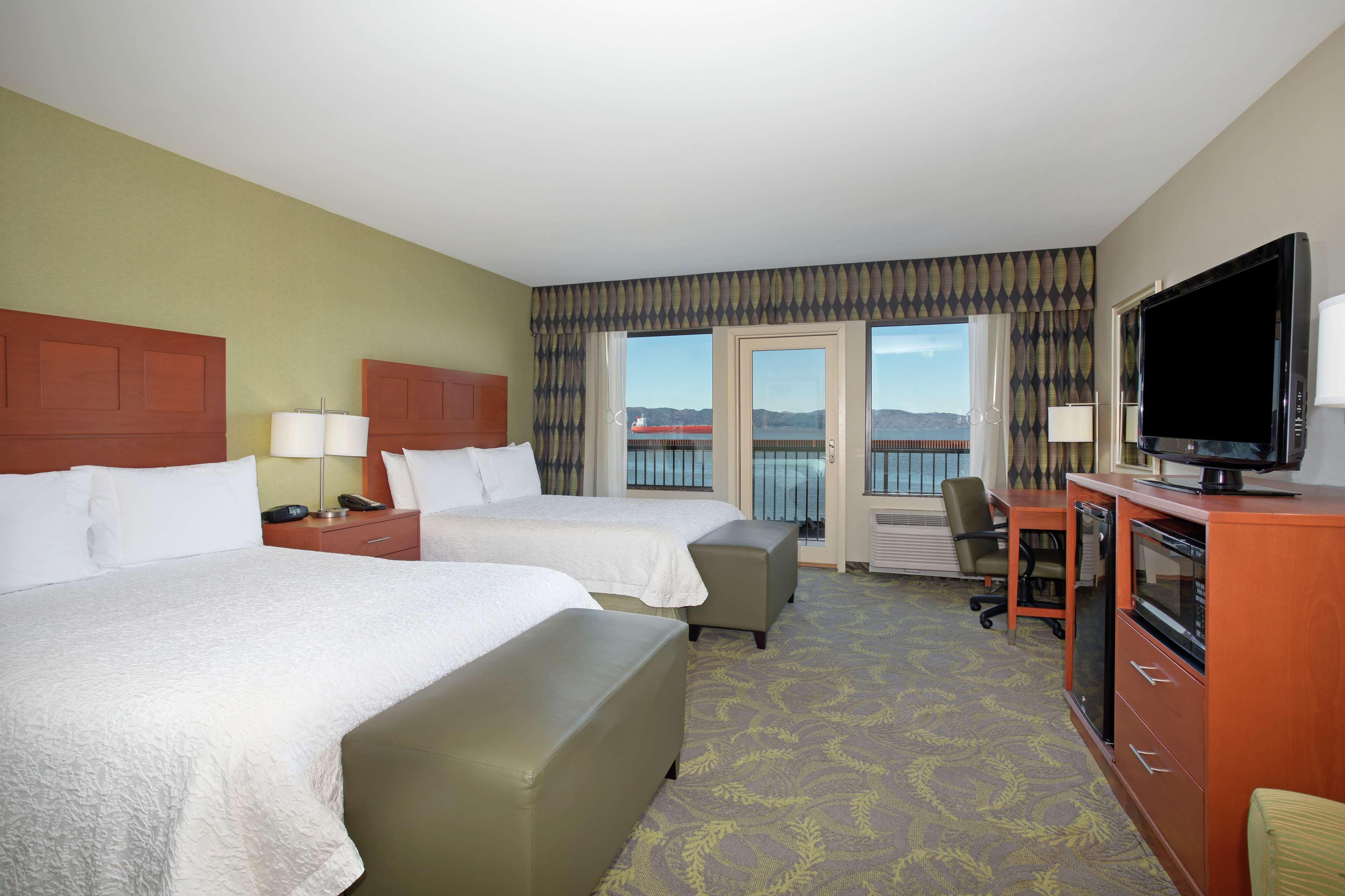 Hampton Inn & Suites Astoria Zewnętrze zdjęcie