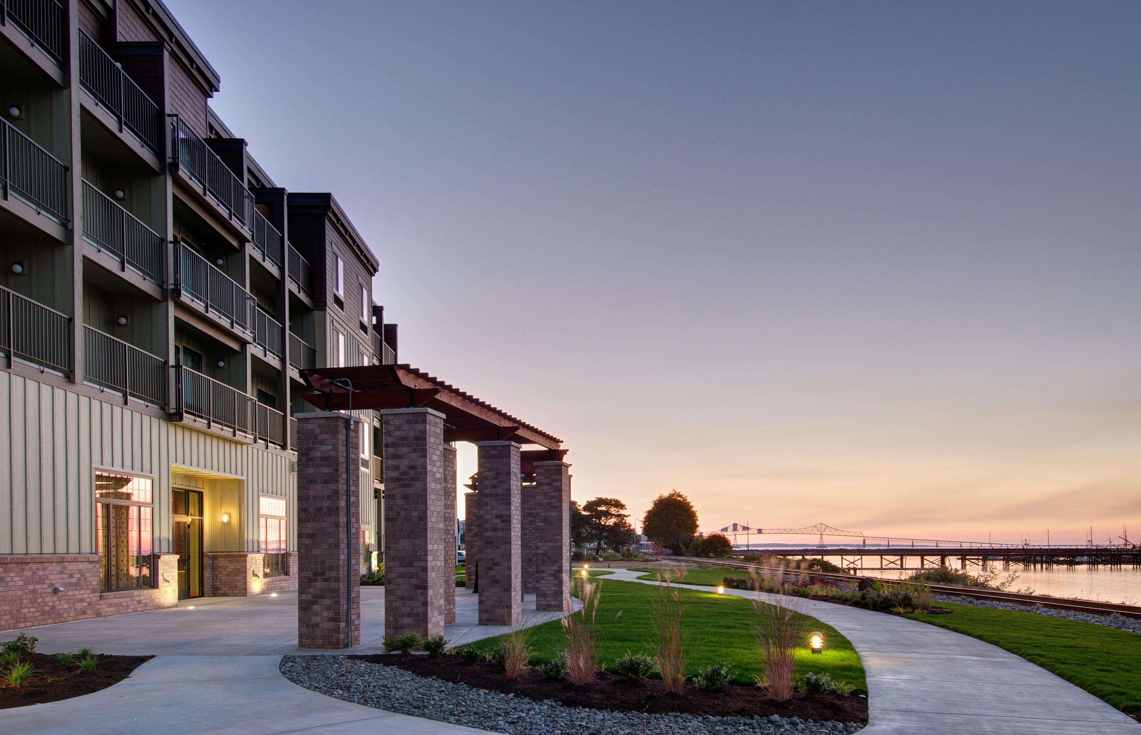 Hampton Inn & Suites Astoria Zewnętrze zdjęcie