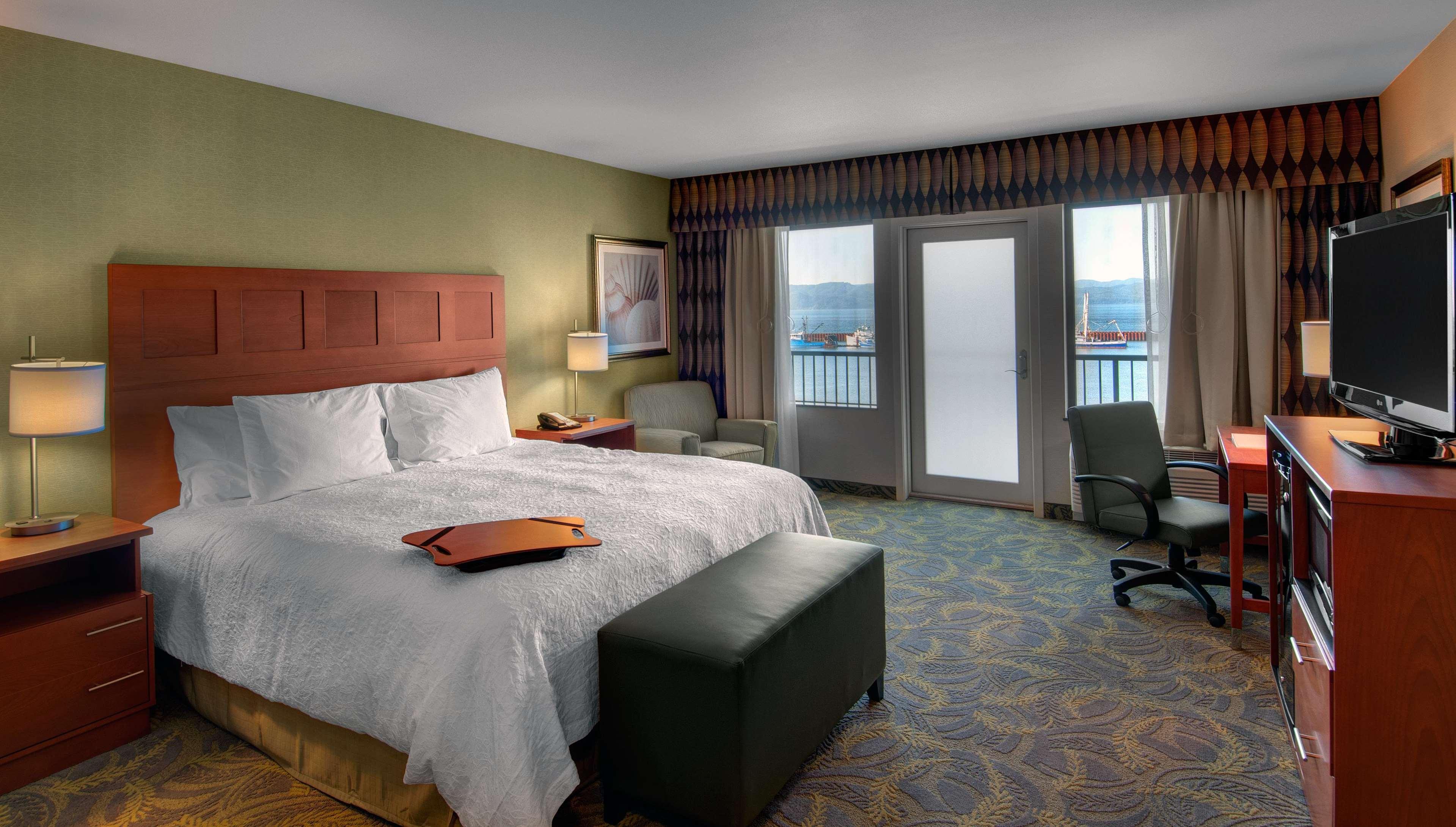 Hampton Inn & Suites Astoria Zewnętrze zdjęcie