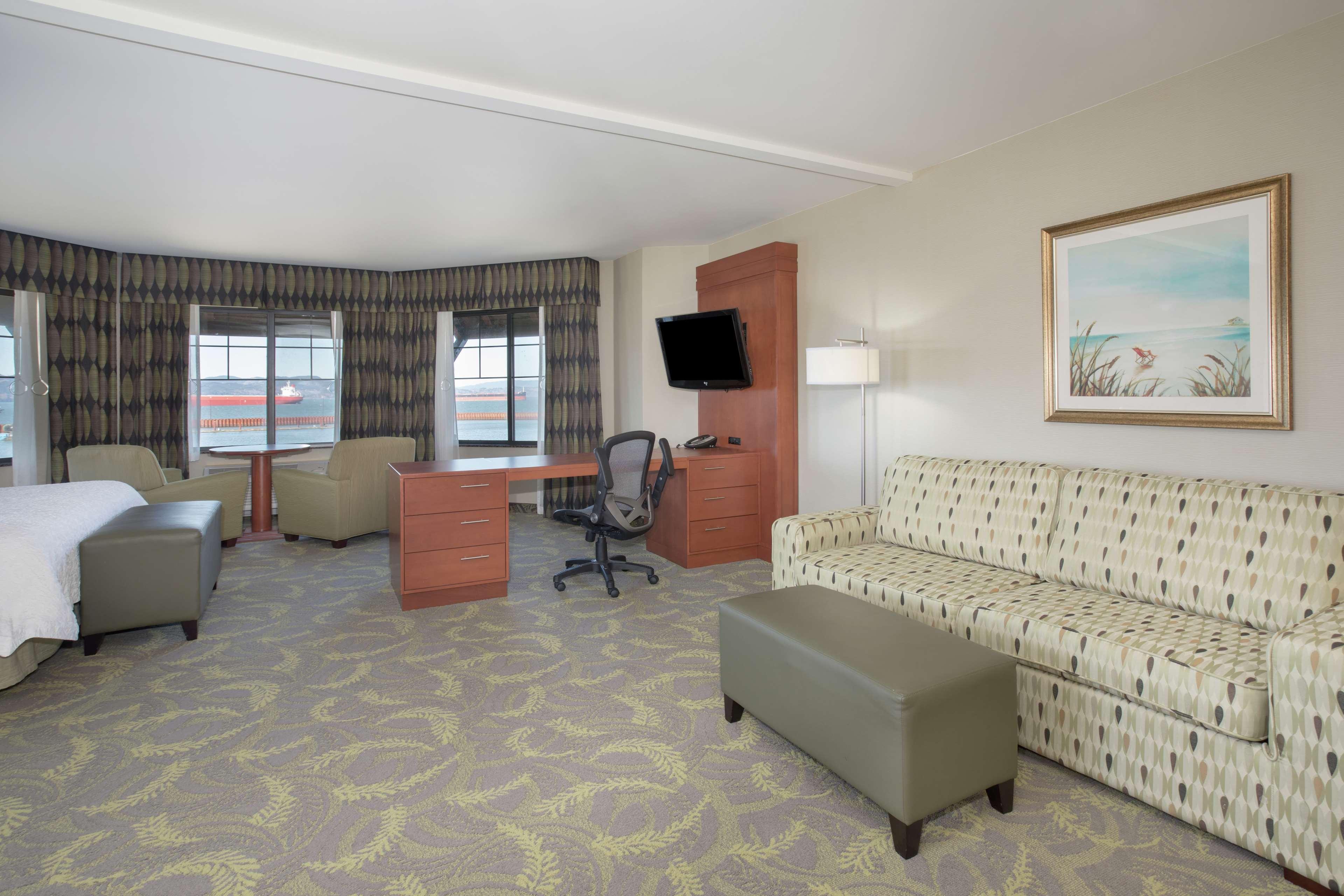 Hampton Inn & Suites Astoria Zewnętrze zdjęcie