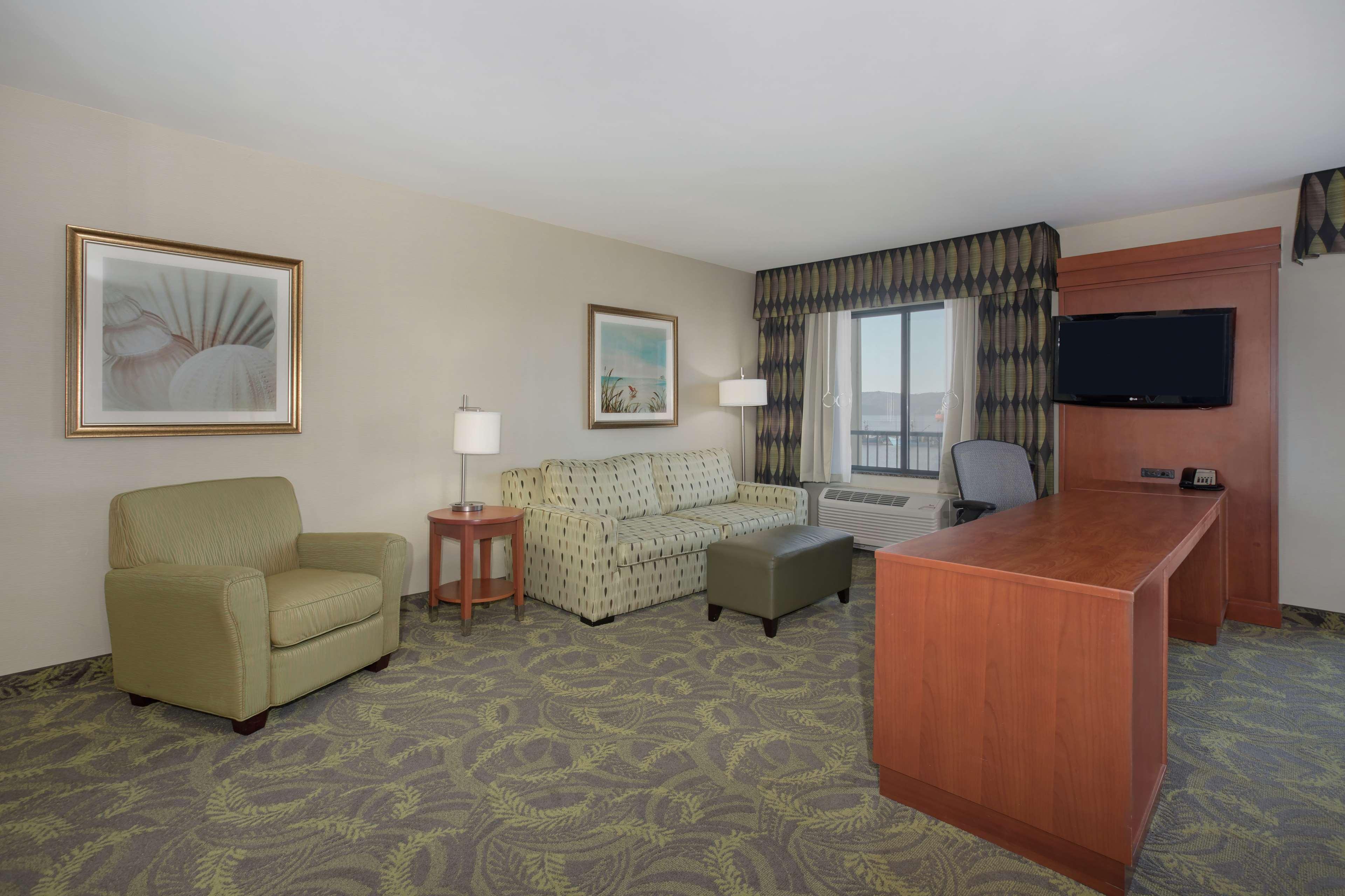 Hampton Inn & Suites Astoria Zewnętrze zdjęcie