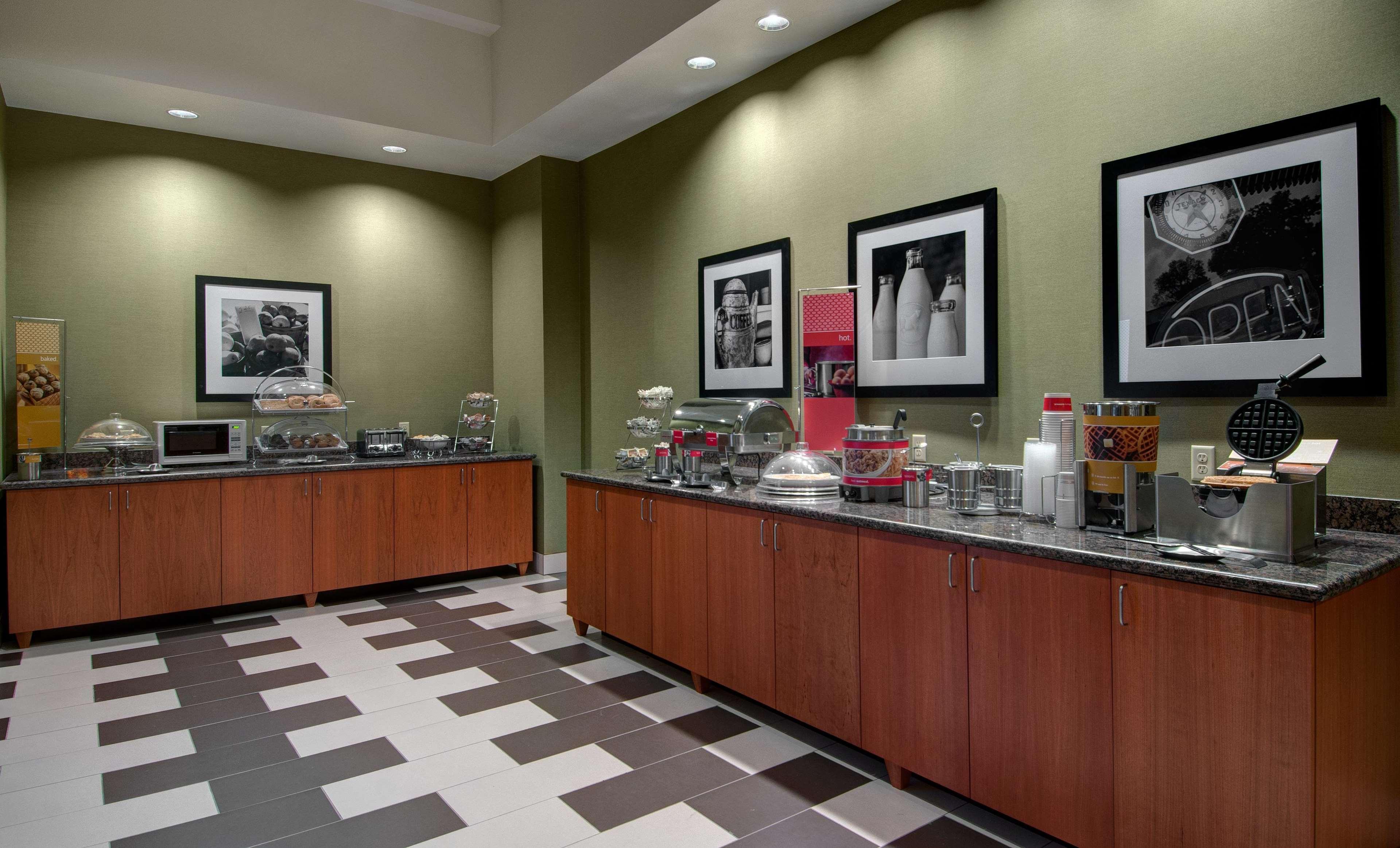 Hampton Inn & Suites Astoria Zewnętrze zdjęcie