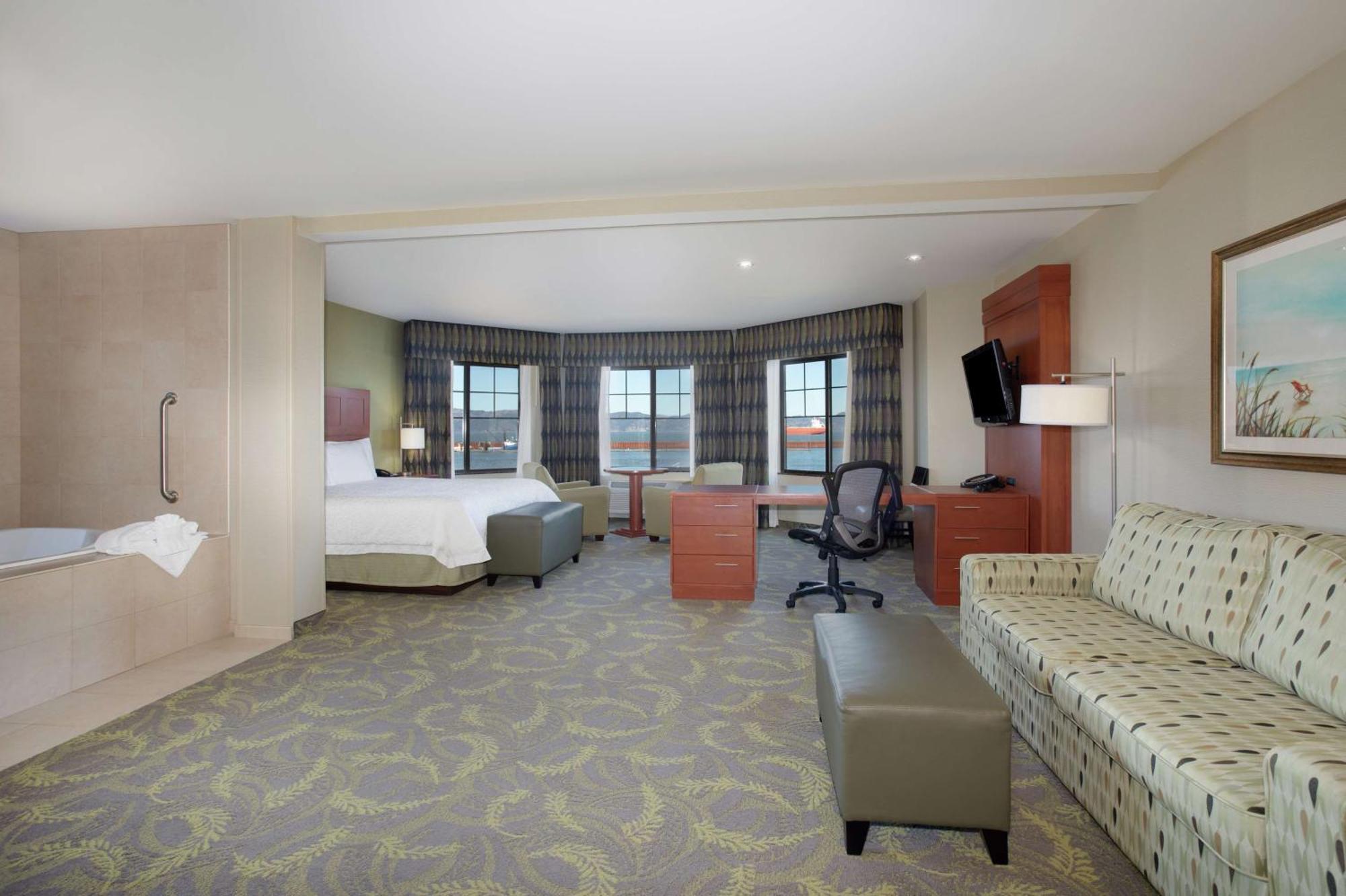 Hampton Inn & Suites Astoria Zewnętrze zdjęcie